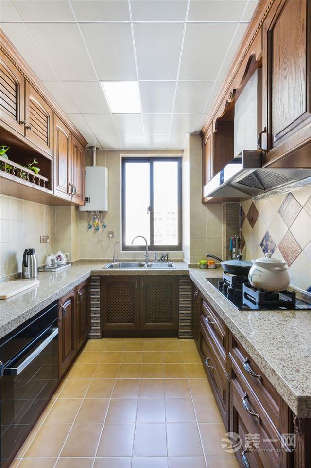 武汉观澜外校城94平三居室美式风格装修设计